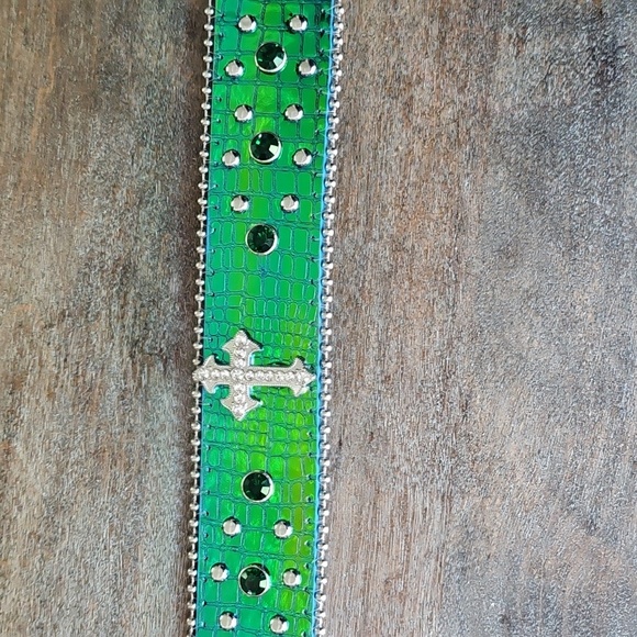 NWT Green Western Rhinestone Cross Concho Studded Alligator iridescent Belt